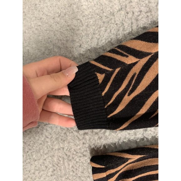 Bob Mackie Wearable Art Animal Tiger Print Jeweled Blouse Top Sweater Medium M - Picture 8 of 10